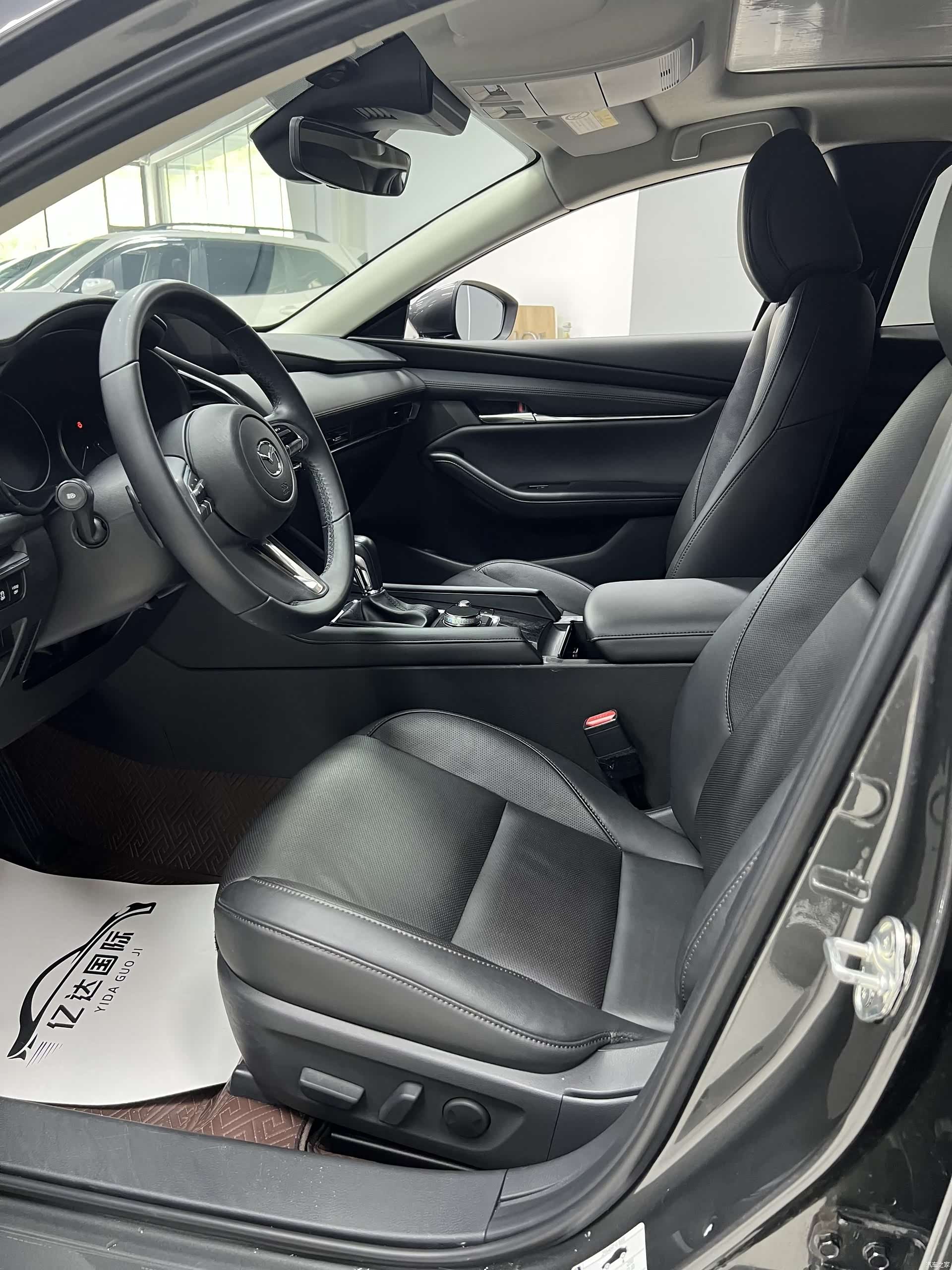 Mazda Mazda3, 2022 11