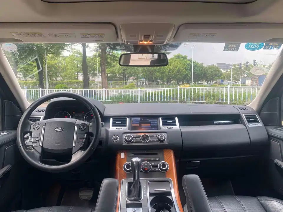 Land Rover Range Rover Sport Land Rover Range Rover Sport