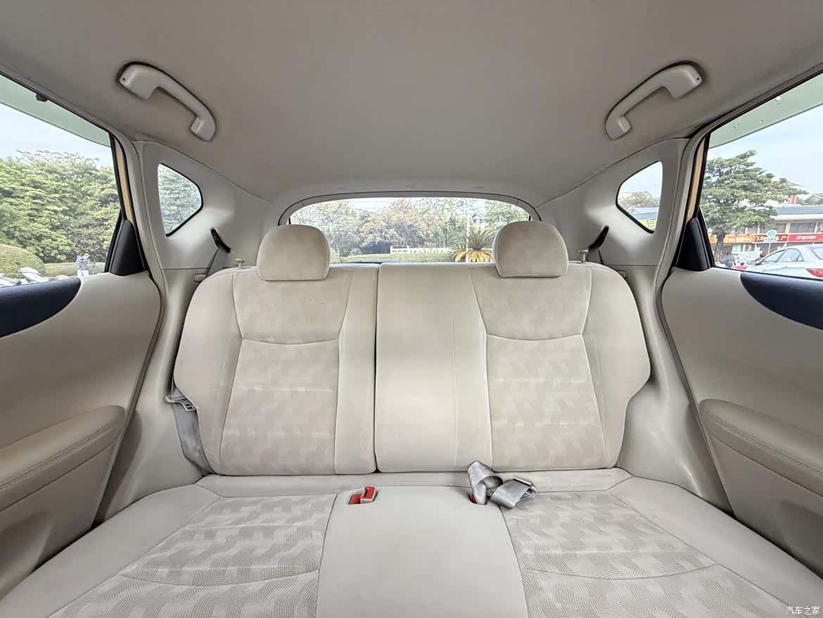 Nissan Tiida, 2012 12