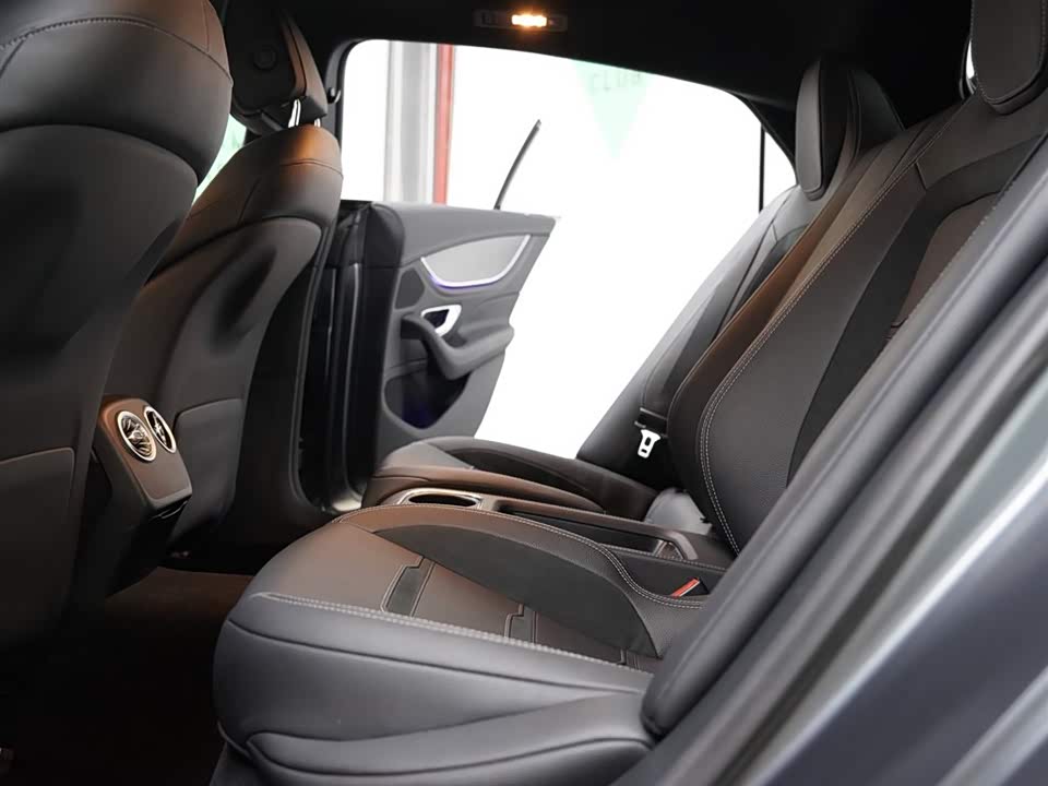 Mercedes-Benz AMG GT Mercedes-Benz AMG GT