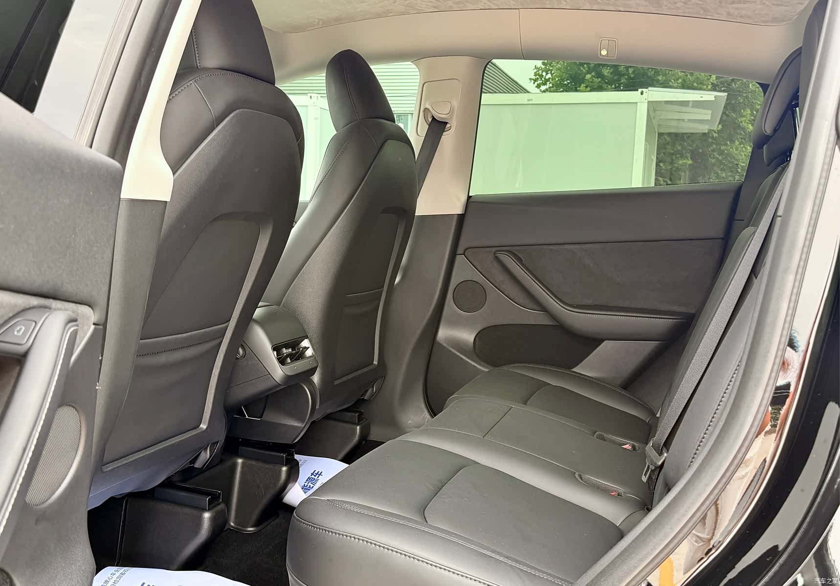 Tesla Model Y, 2023 13