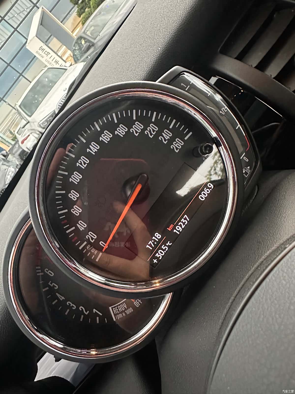 Mini ONE, 2019 4