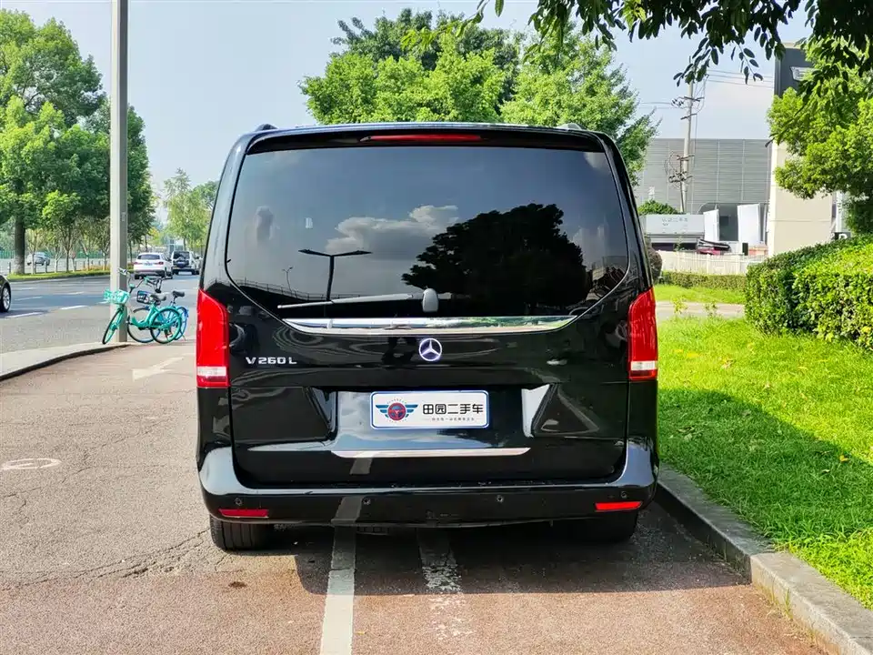 Mercedes-Benz V-class