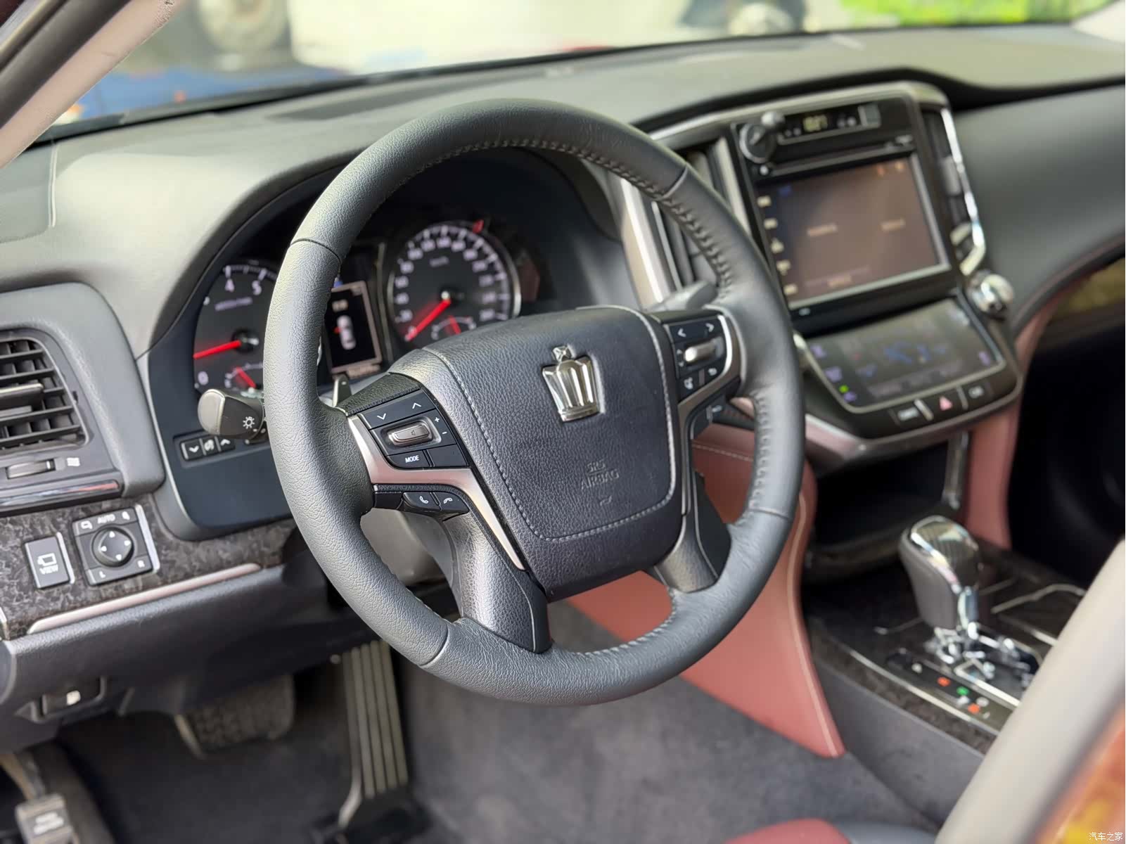 Toyota Crown, 2018 7