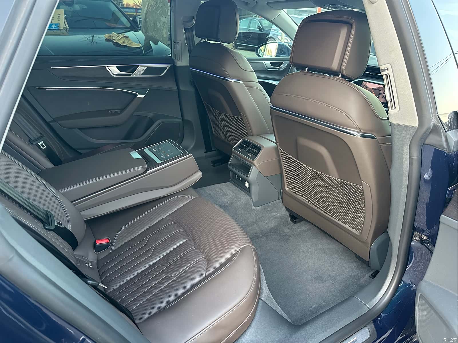 Audi A7L, 2022 8