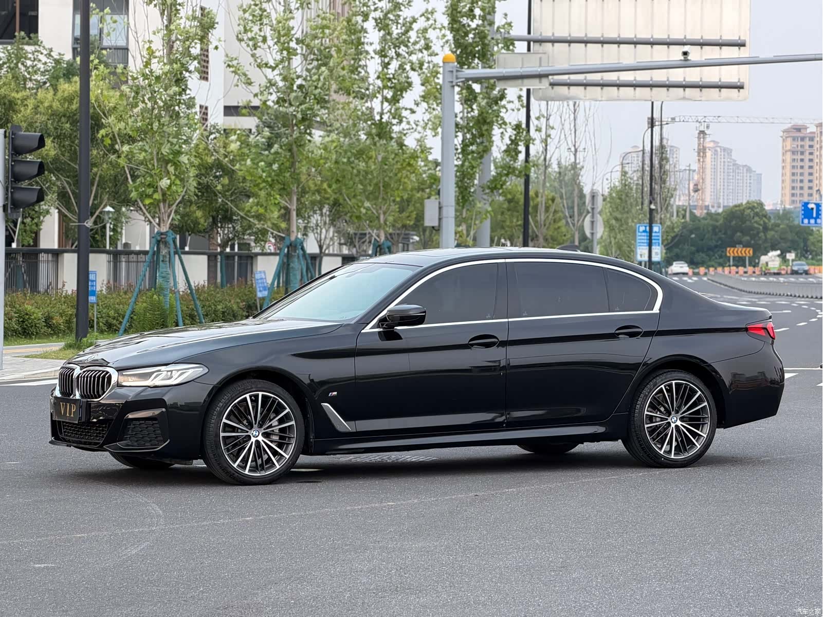 BMW 5 Series, 2023 1