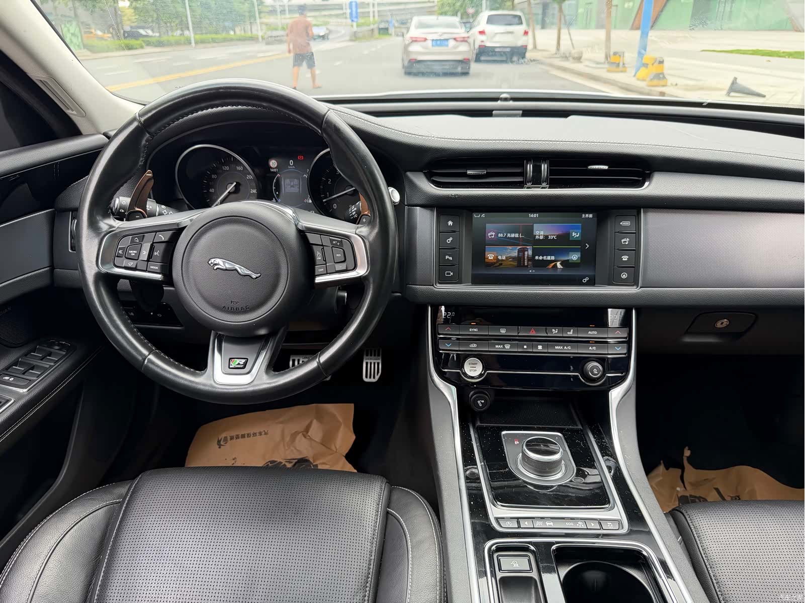 Jaguar XF, 2017 16