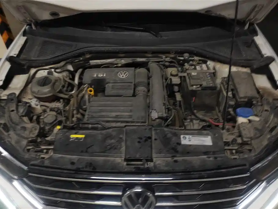 Volkswagen T-ROC exploring Songs