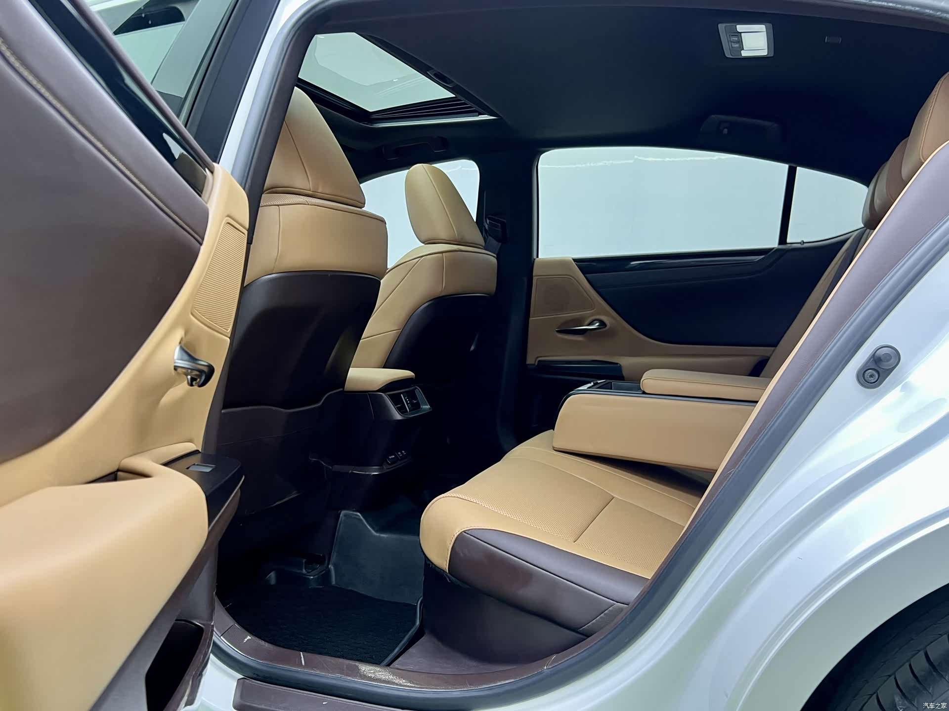 Lexus ES, 2018 6