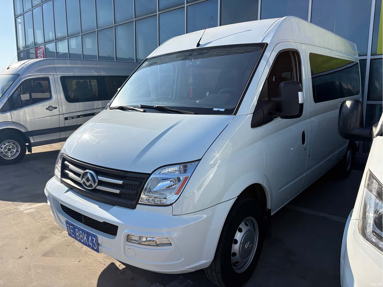Maxus V80, 2023 1