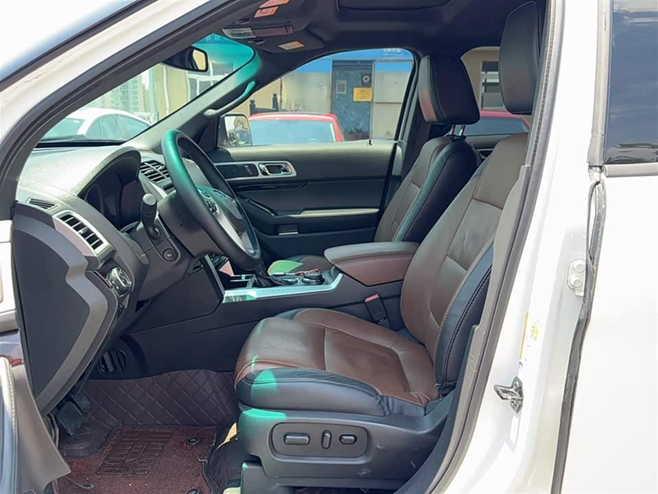 Ford Explorer Ford Explorer