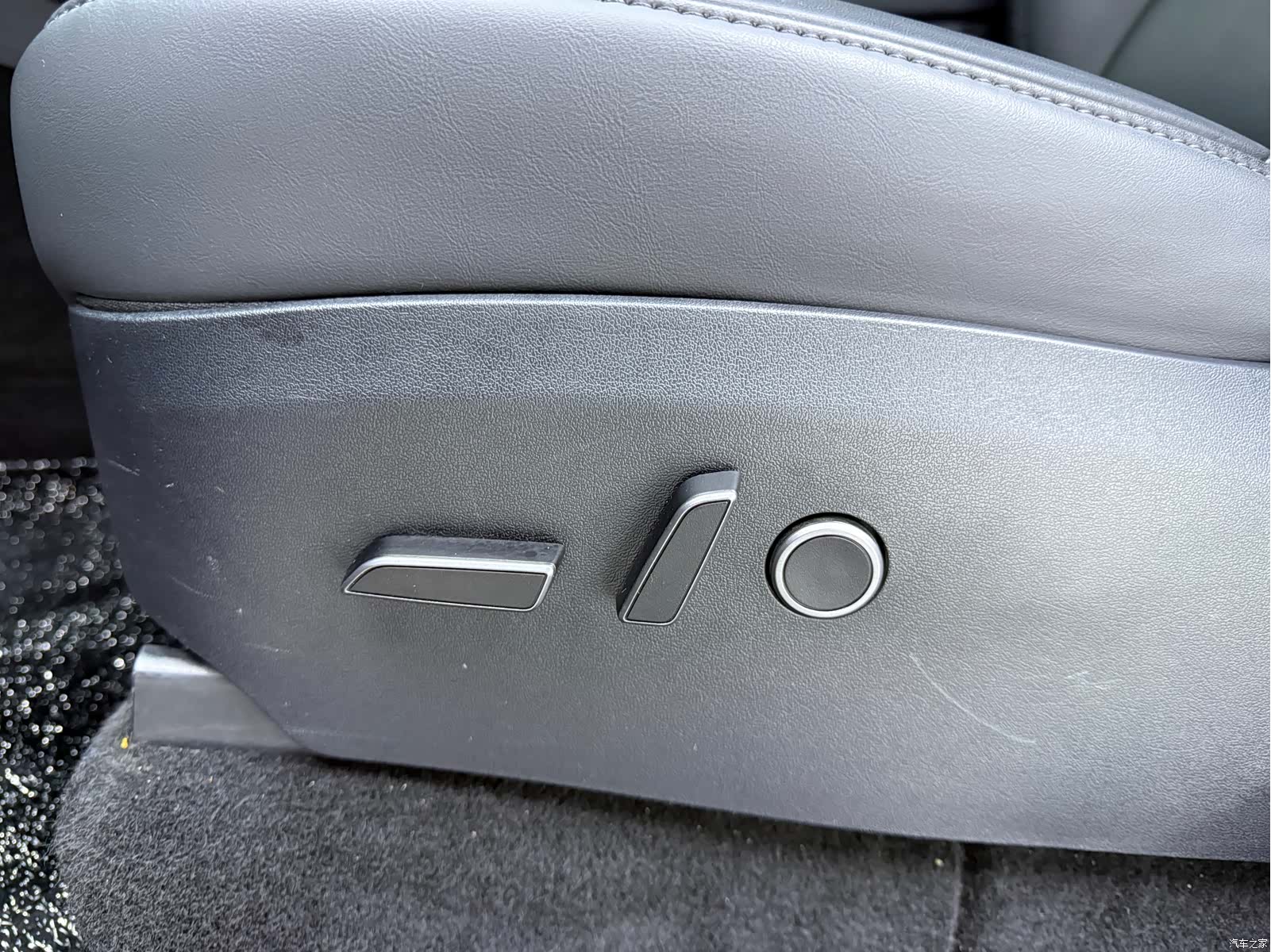 Tesla Model Y, 2024 16