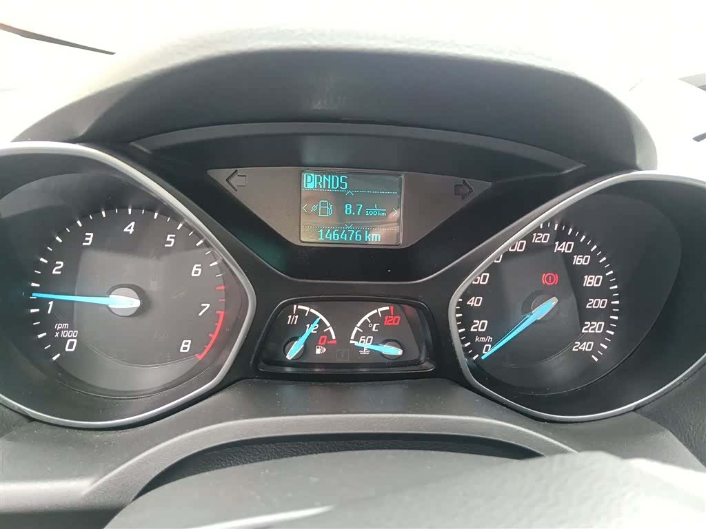 Ford Kuga, 2015 12