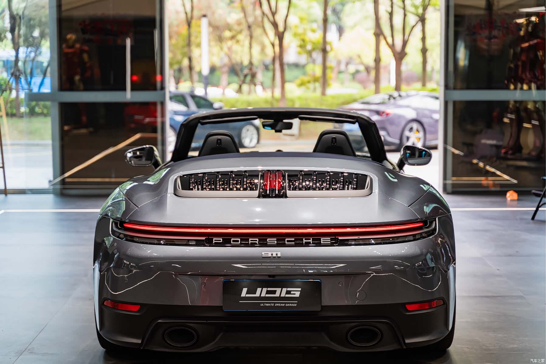 Porsche 911, 2025 12