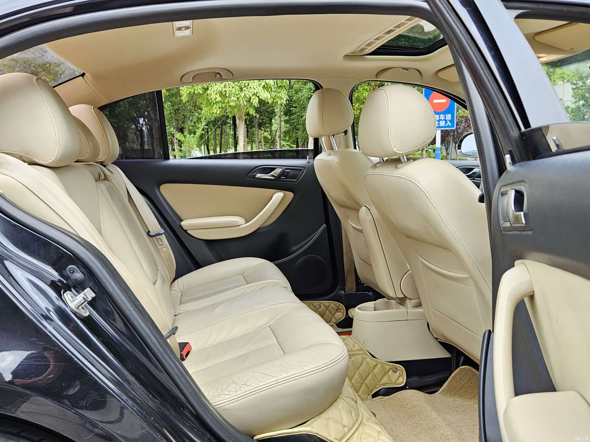 Volkswagen Lavida, 2011 14