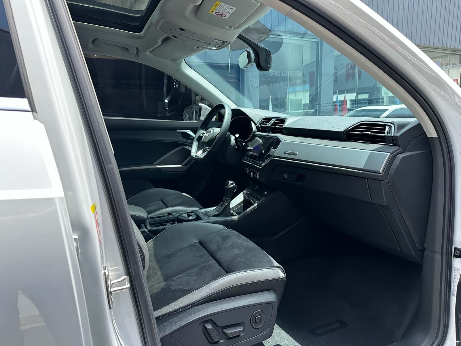 Audi Q3, 2022 9