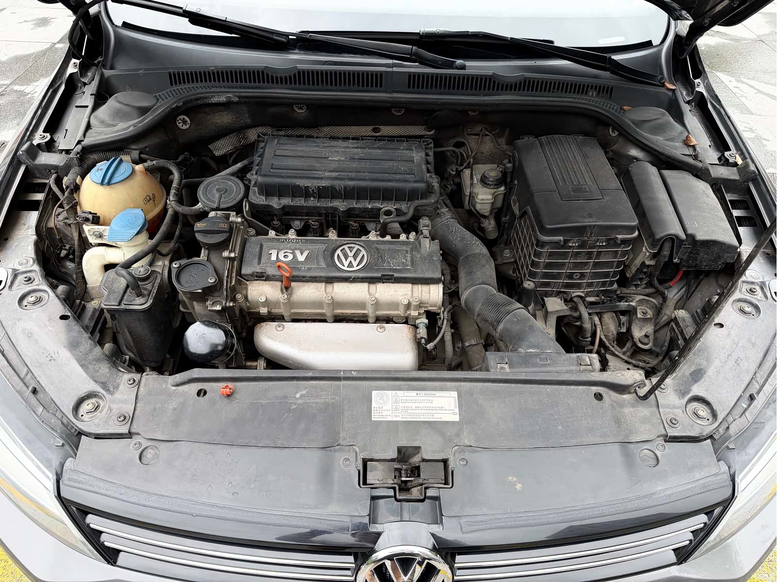 Volkswagen Sagitar, 2012 14