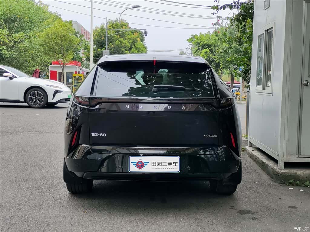 Mazda EZ-60, 2026 все фото