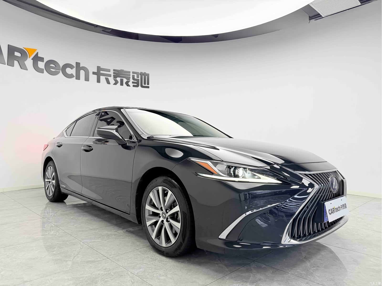 Lexus ES, 2018 3