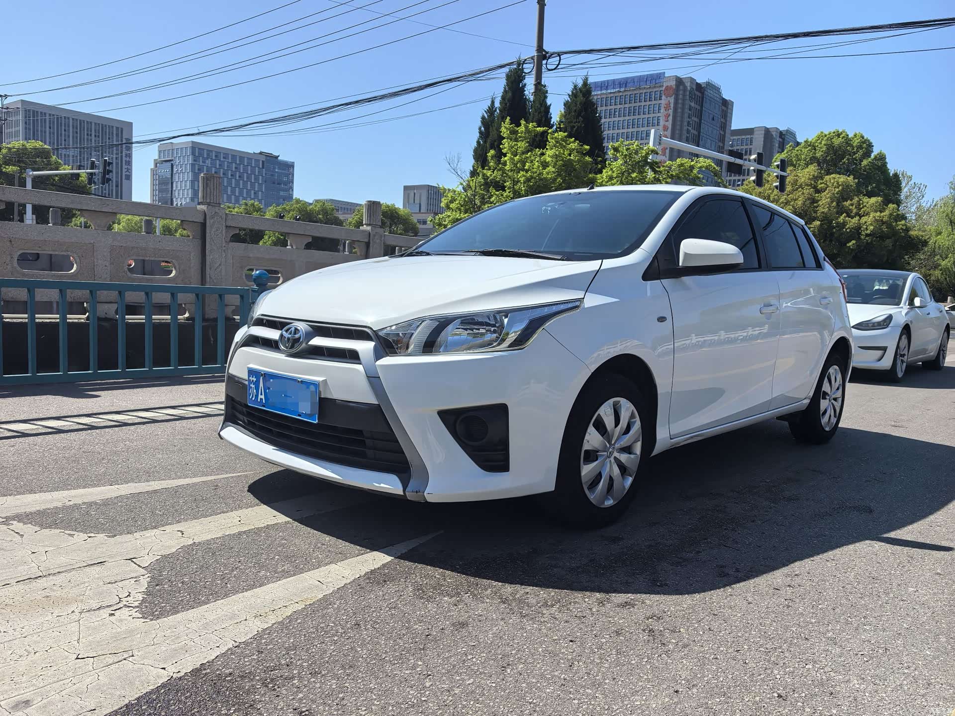 Toyota YARiS L, 2015 1