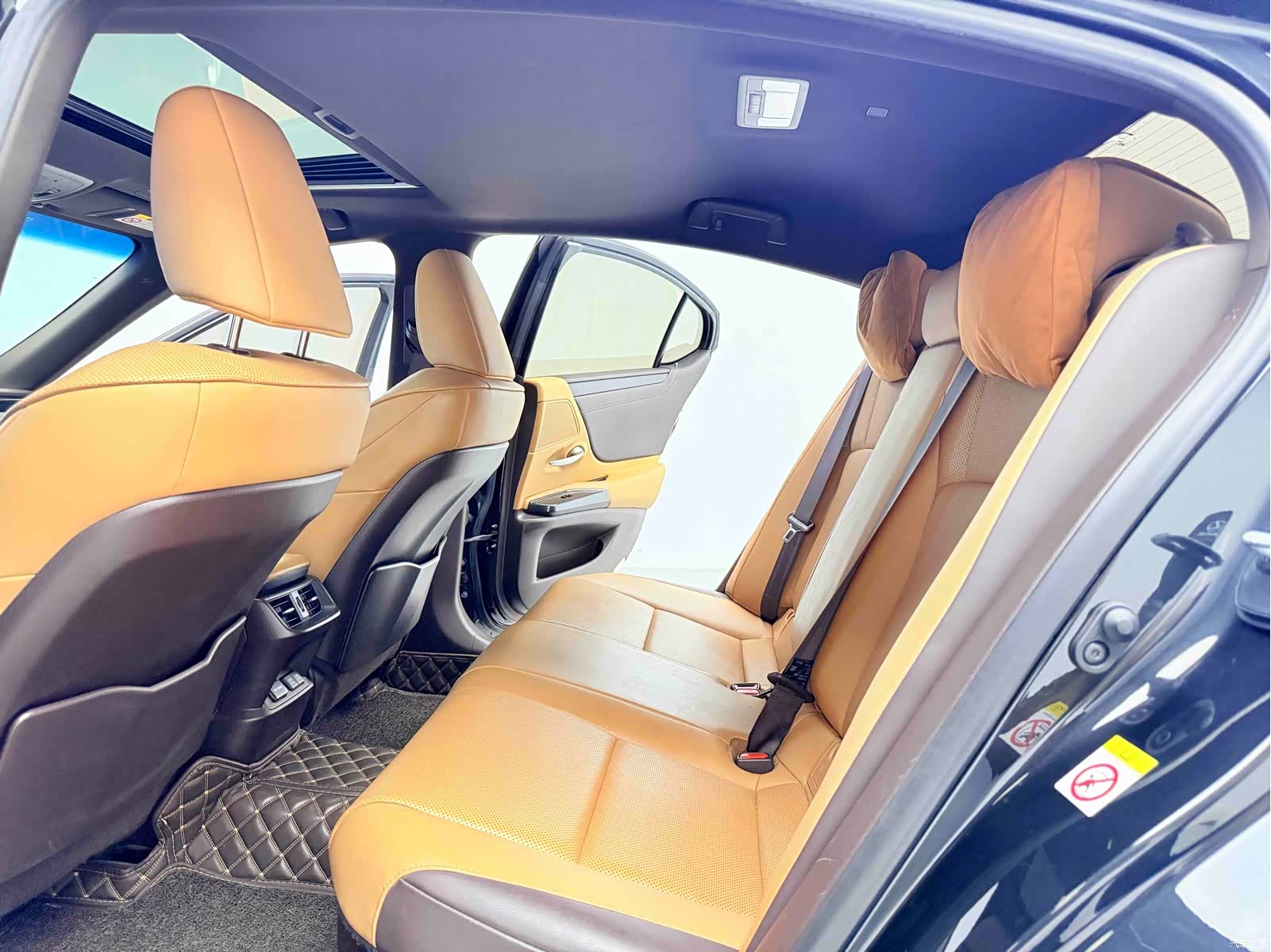Lexus ES, 2018 9