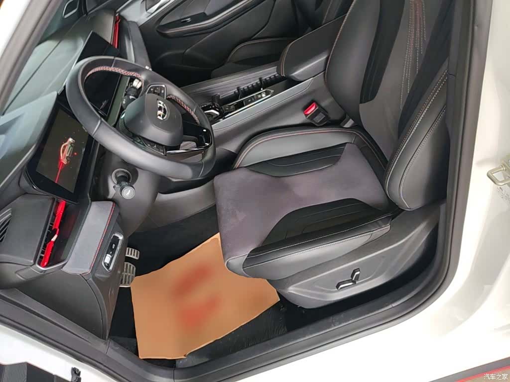 Geely Binray, 2023 15