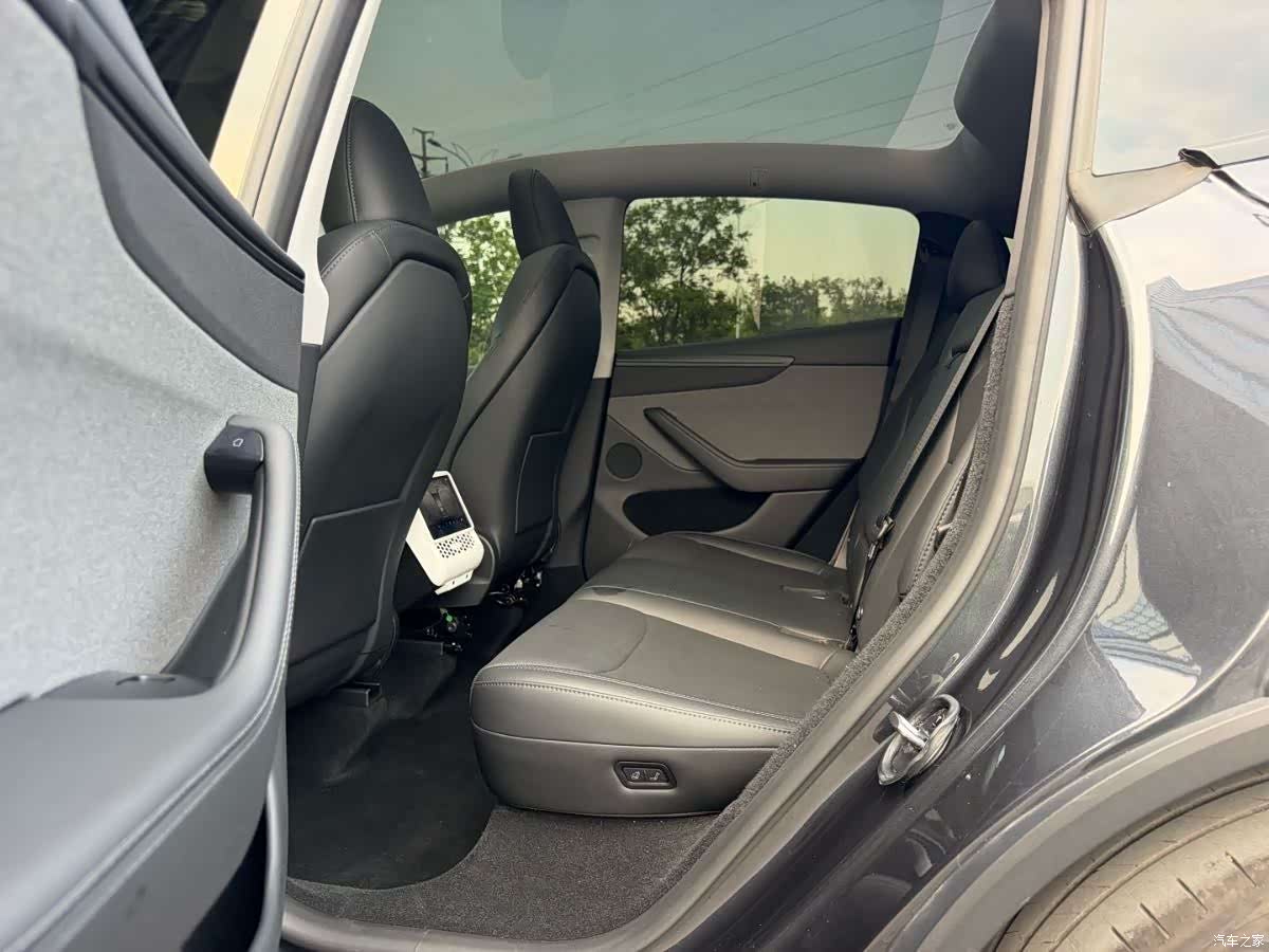 Tesla Model Y, 2025 13