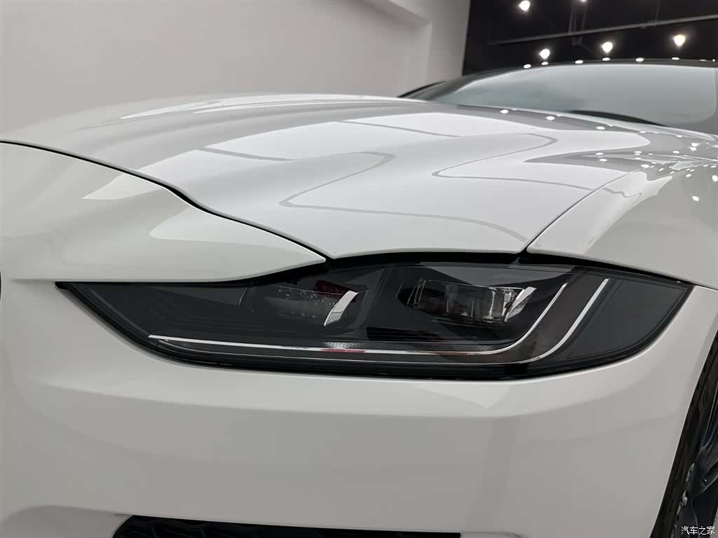 Land Rover XEL, 2022 30