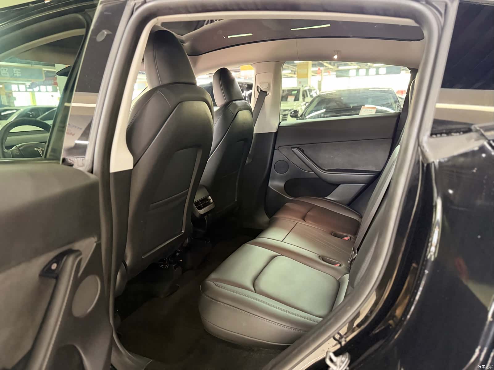 Tesla Model Y, 2023 8