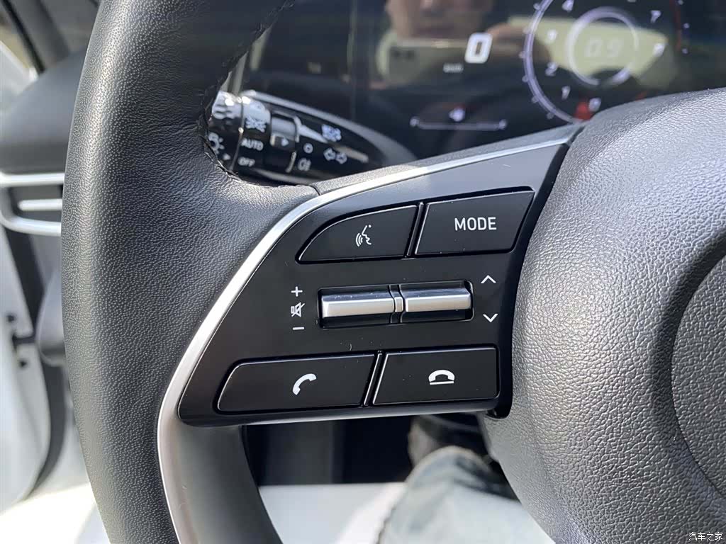 Hyundai Elantra, 2023 11