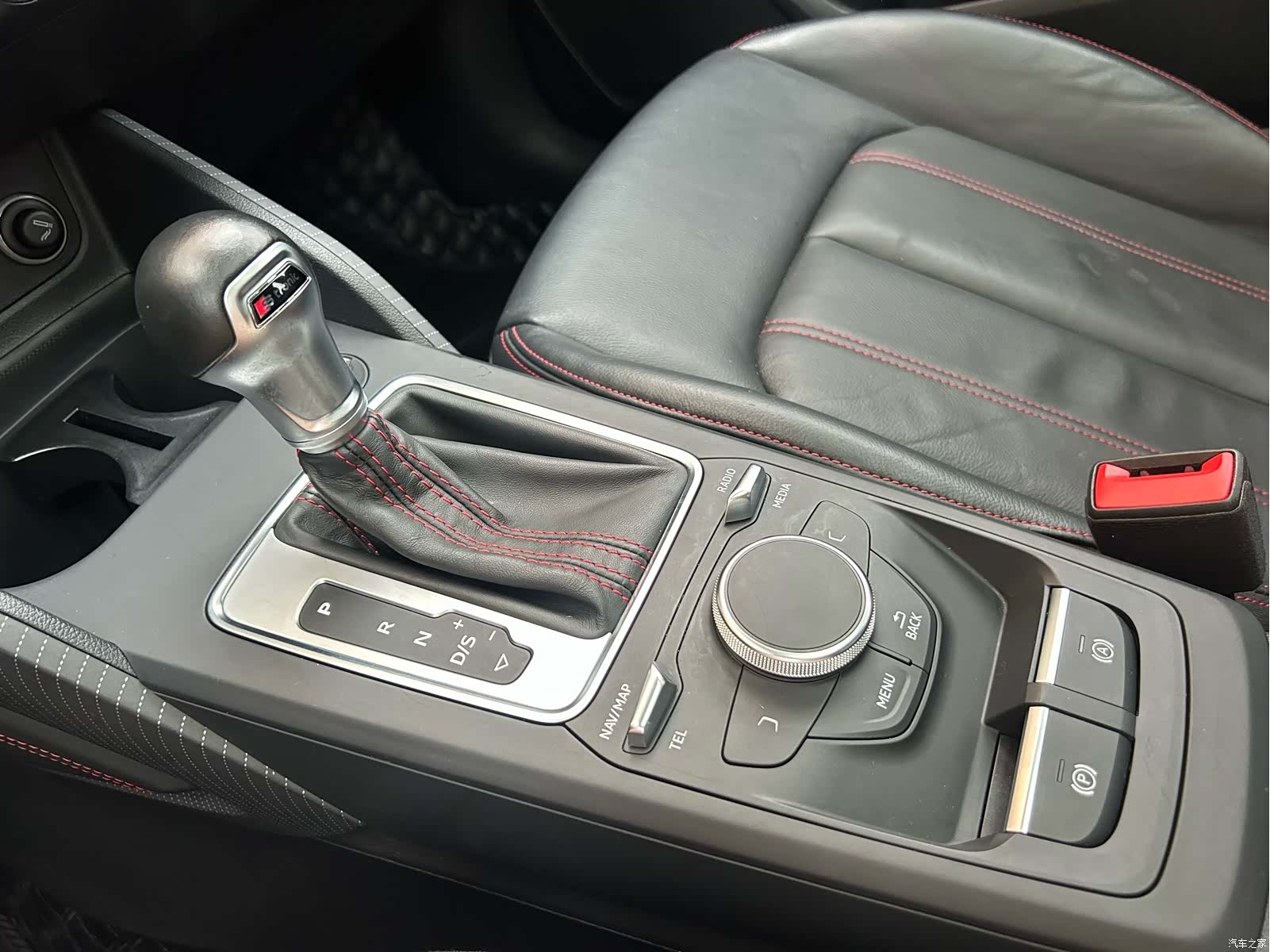 Audi Q2L, 2023 31