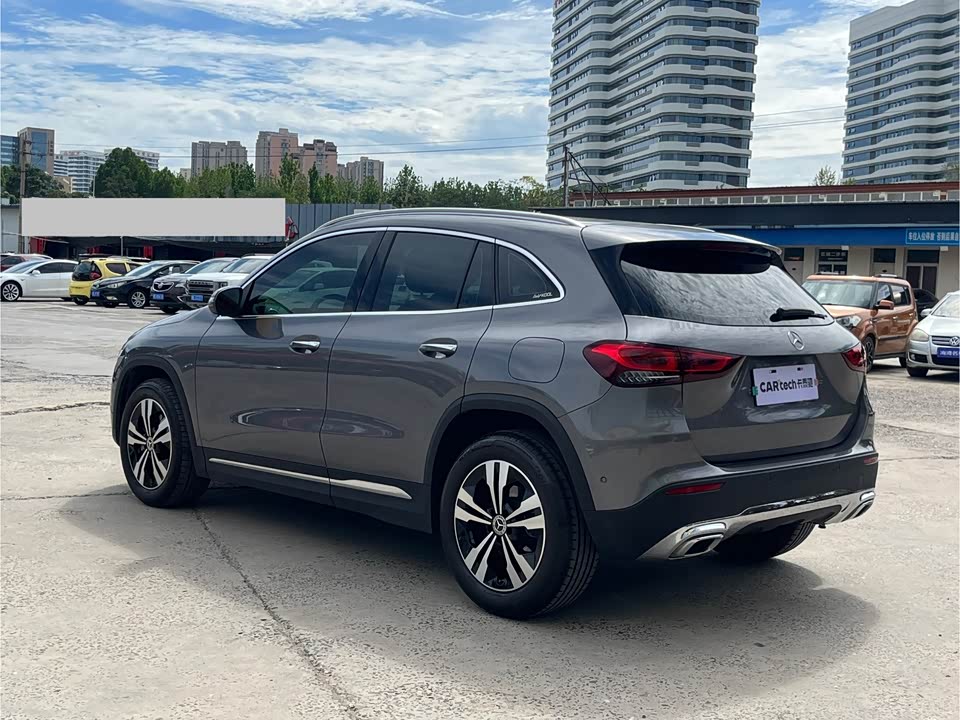 Mercedes-Benz GLA Mercedes-Benz GLA