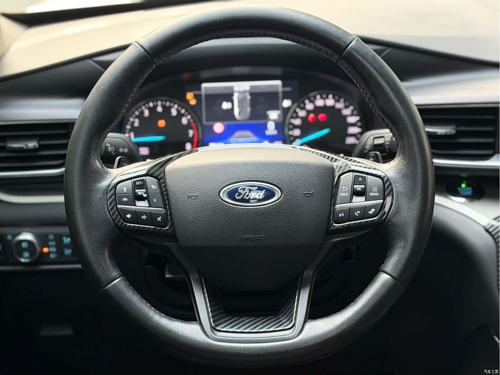 Ford Explorer, 2021 16