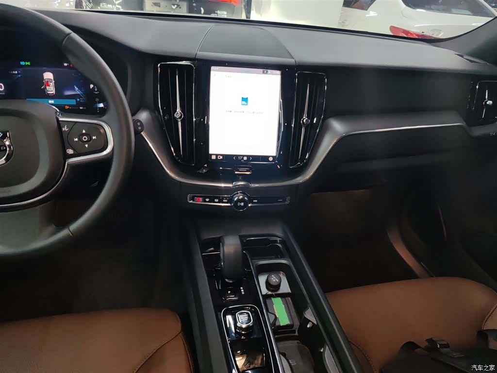 Volvo XC60, 2025 14