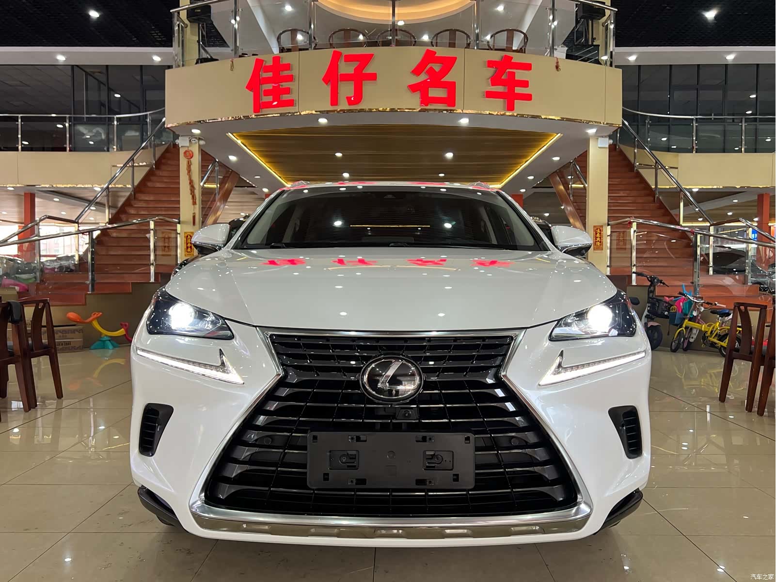 Lexus NX, 2018 2