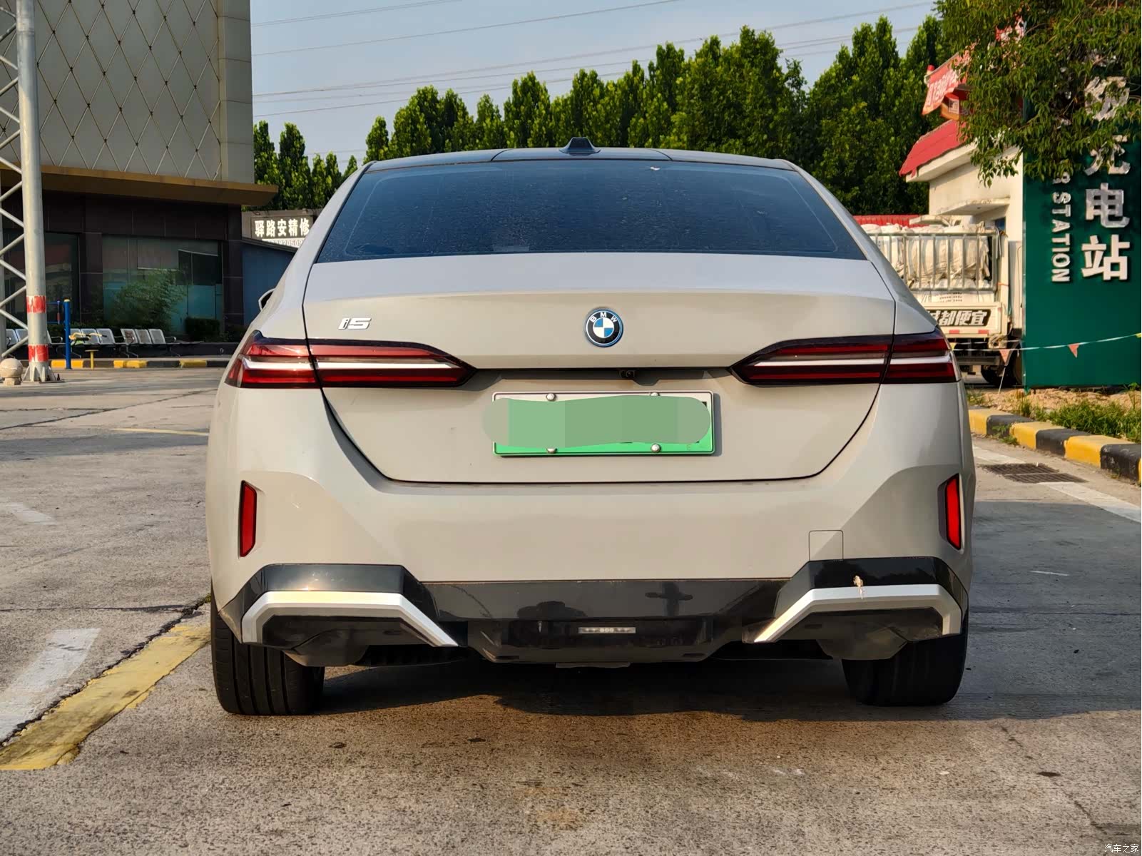 BMW i5, 2024 4