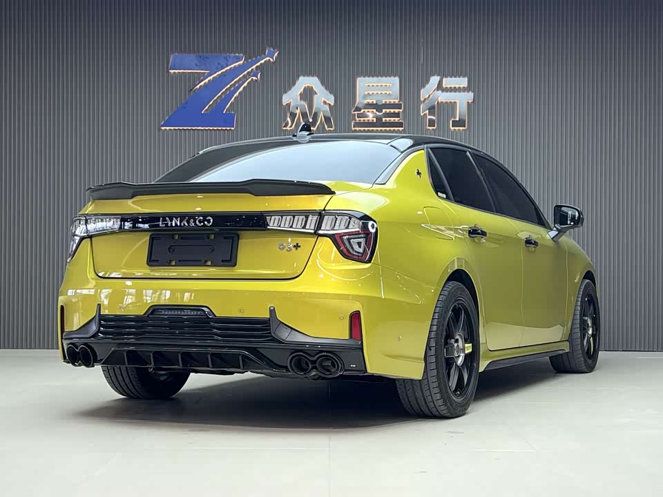 Lynk & Co 03