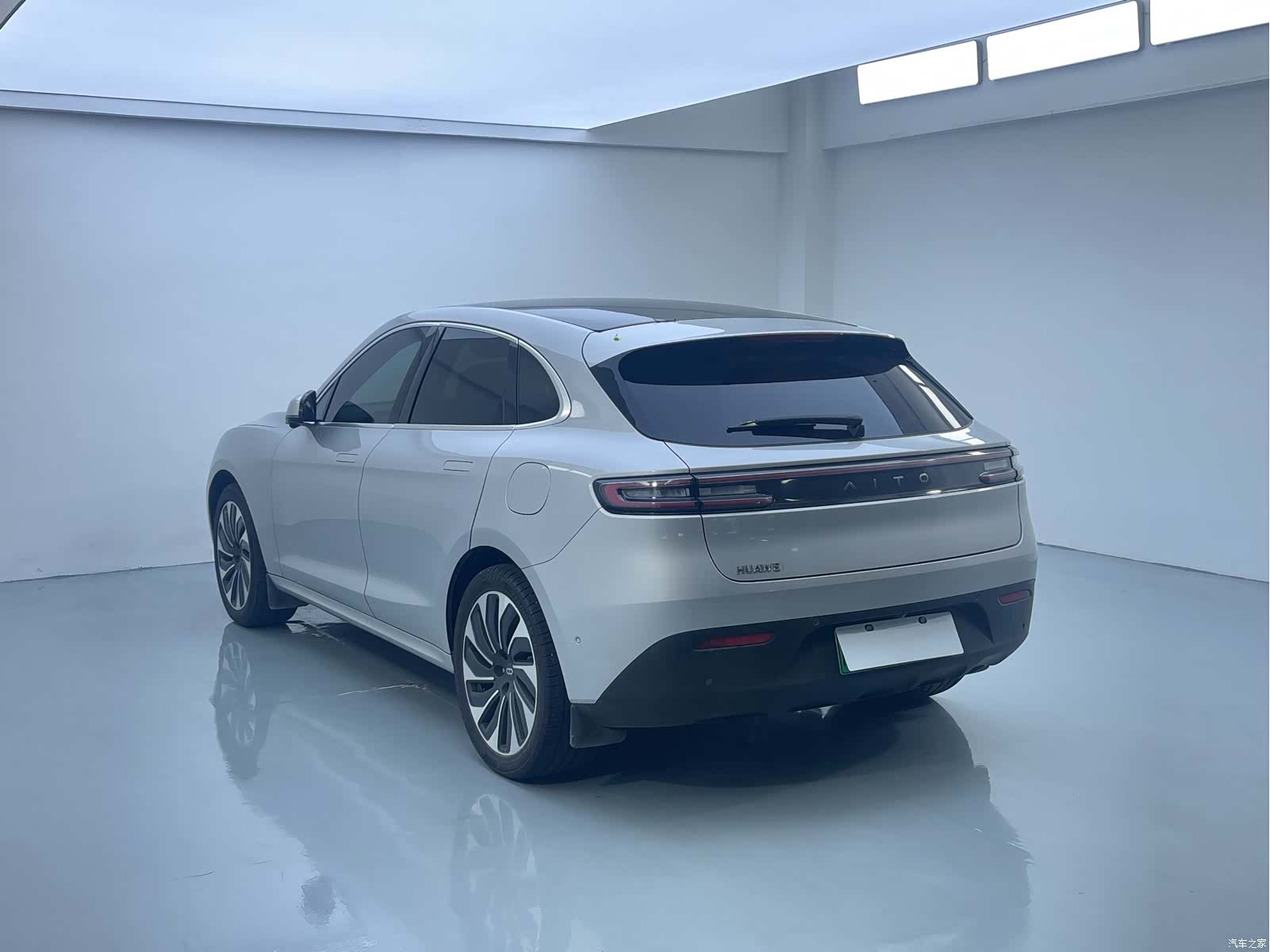 AITO M5, 2022 13