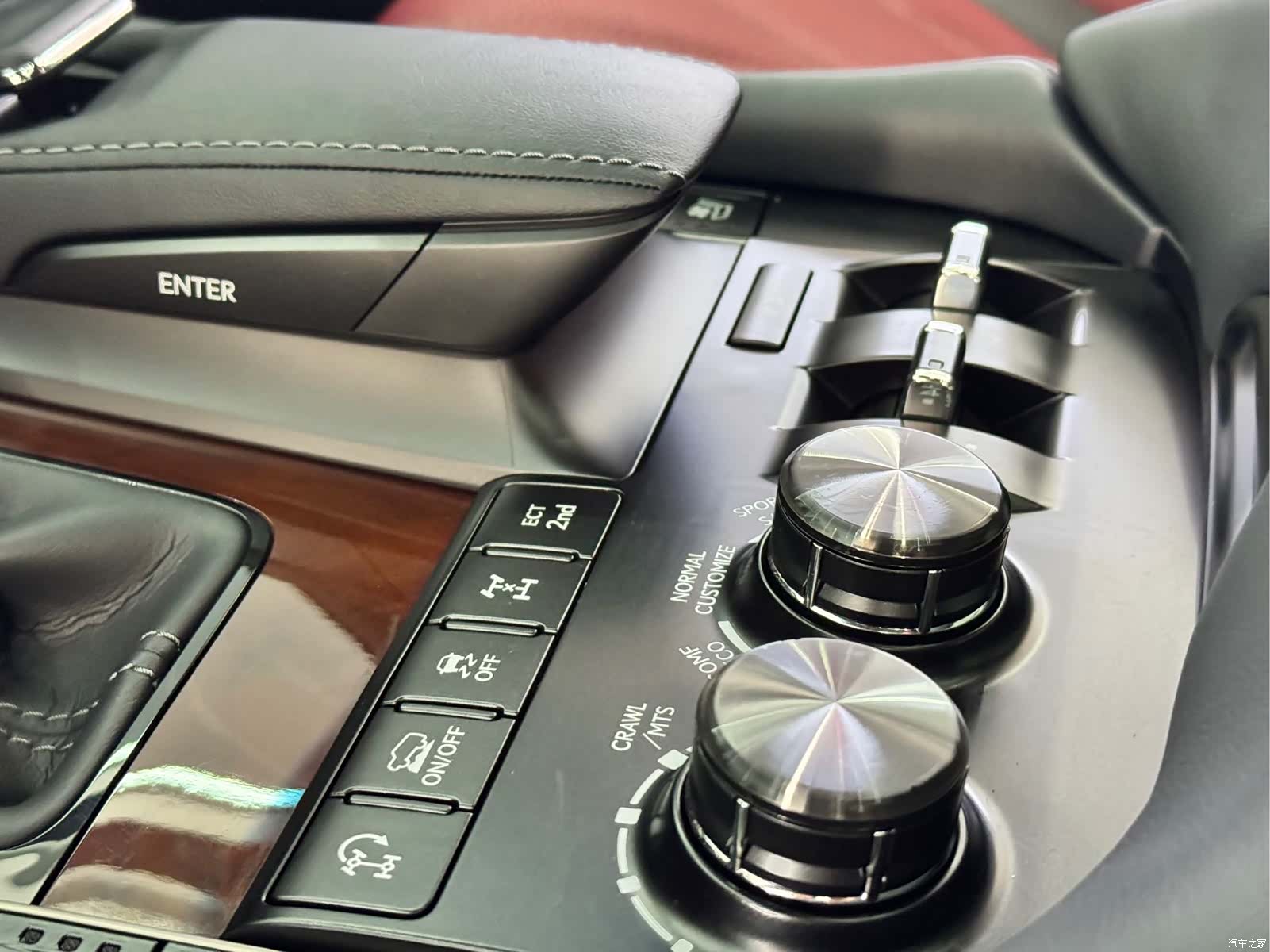 Lexus LX, 2023 12