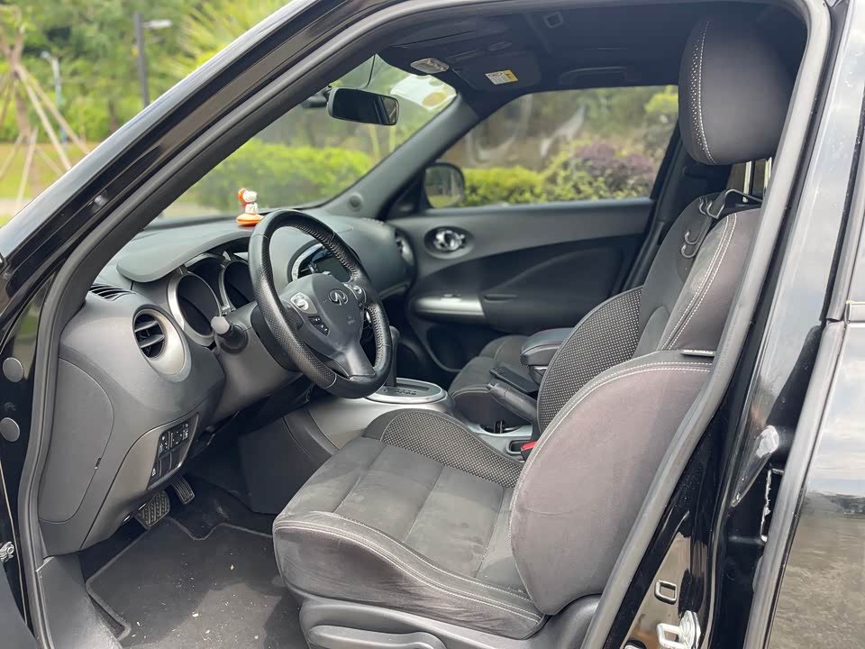 Infiniti ESQ