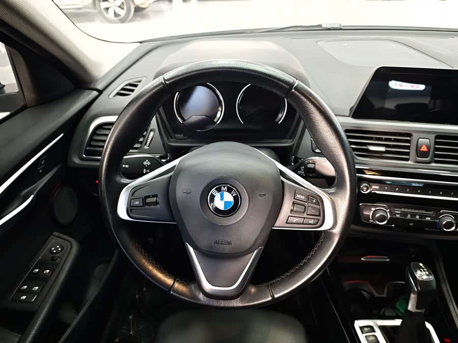 BMW 1 Series 2018, фото 12