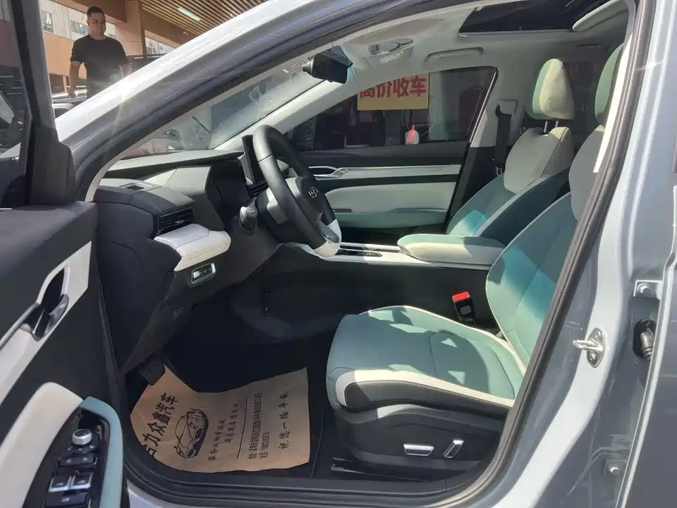 Geely Emgrand L HiP Geely Emgrand L HiP