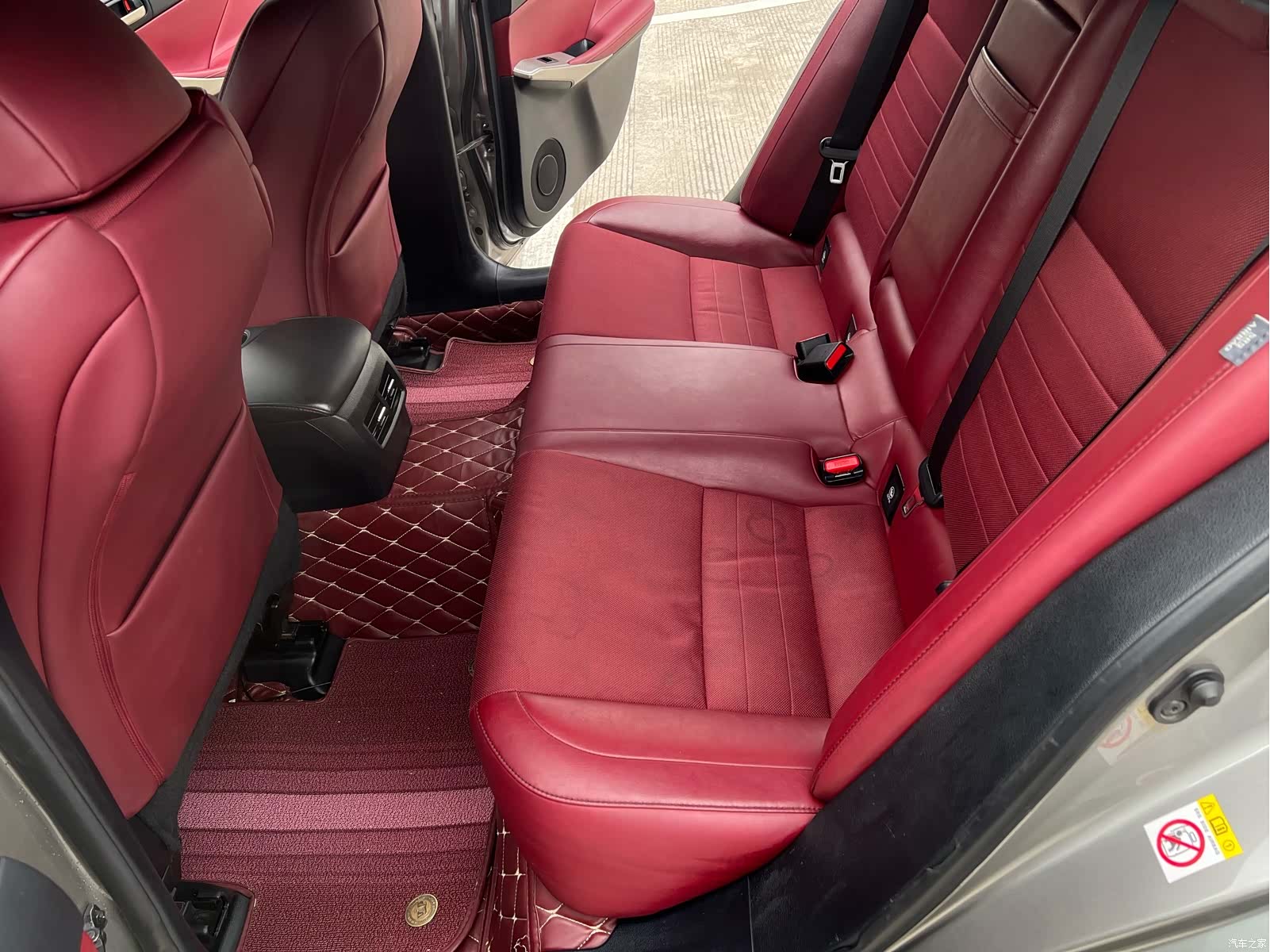 Lexus IS, 2018 13