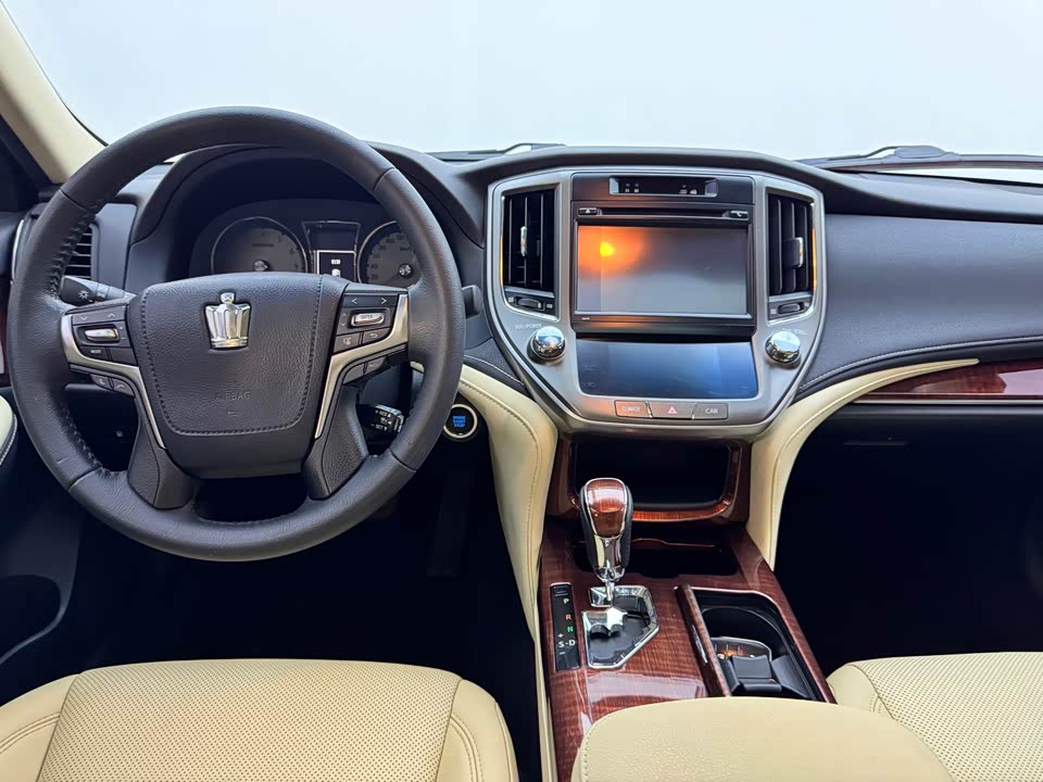 Toyota crown