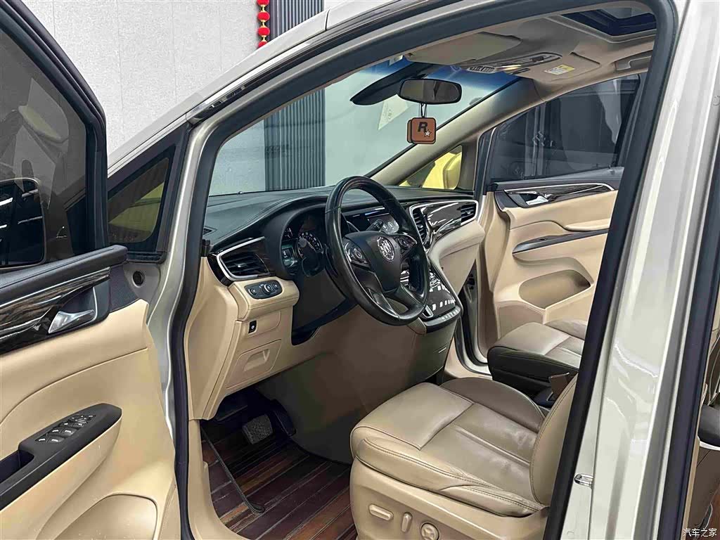 Buick GL8, 2017 9