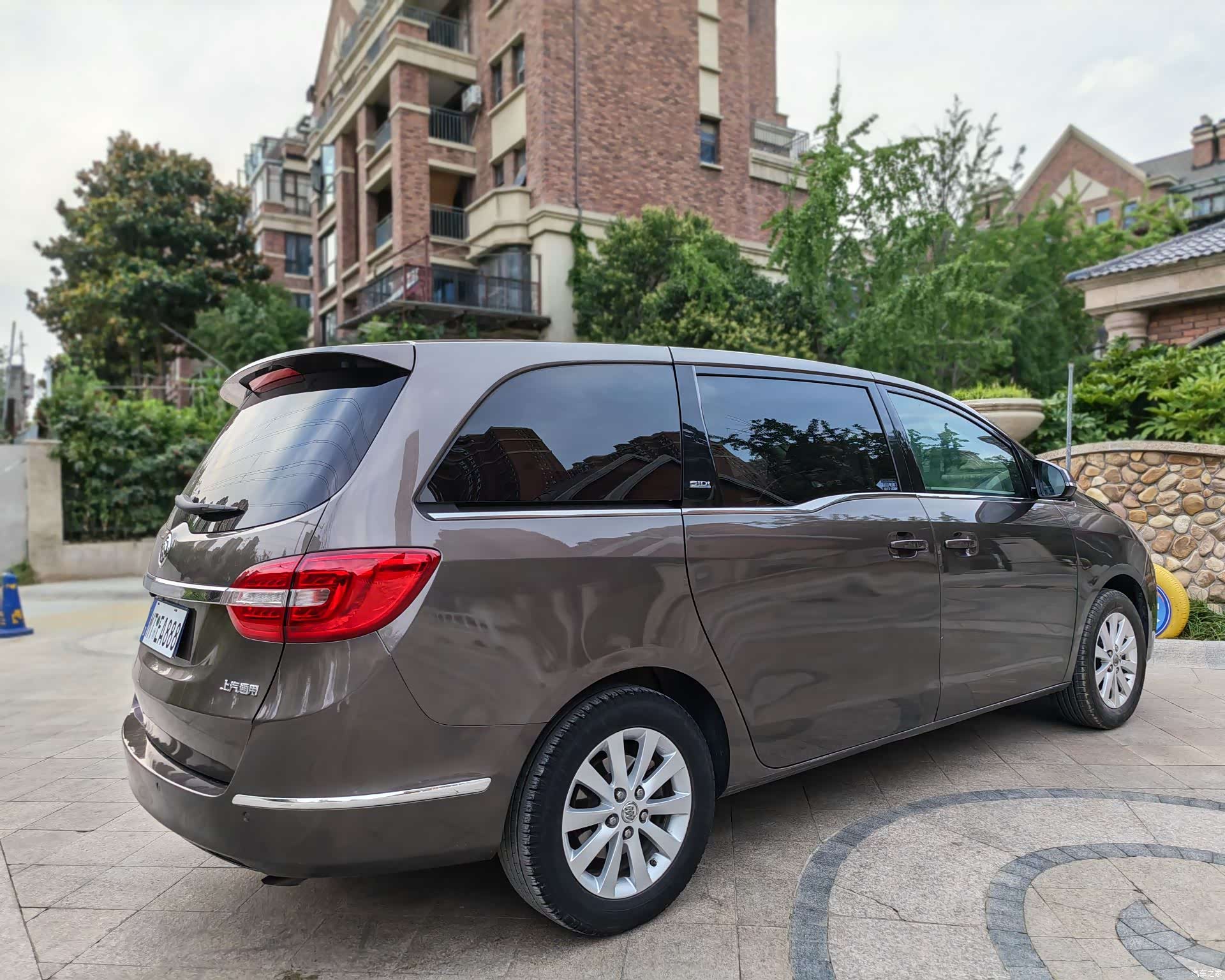 Buick GL8, 2016 9