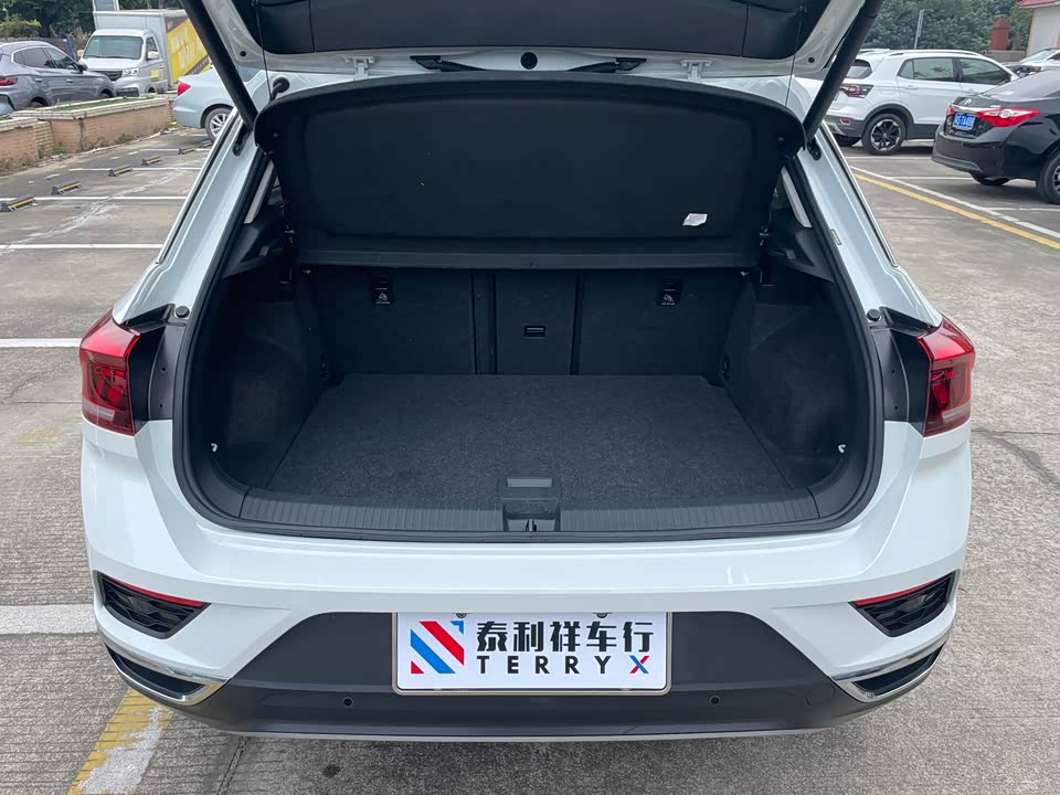 Volkswagen T-ROC exploring Songs