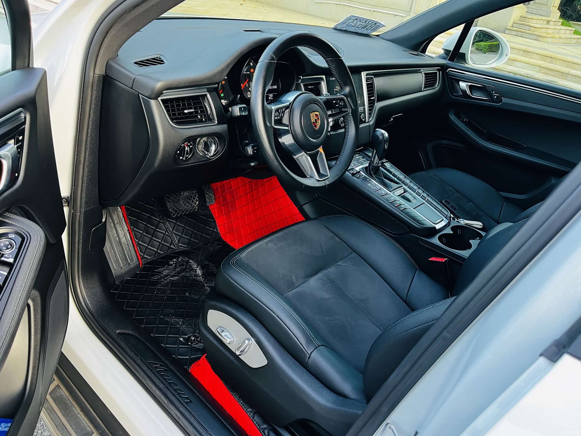 Porsche Macan, 2018 все фото