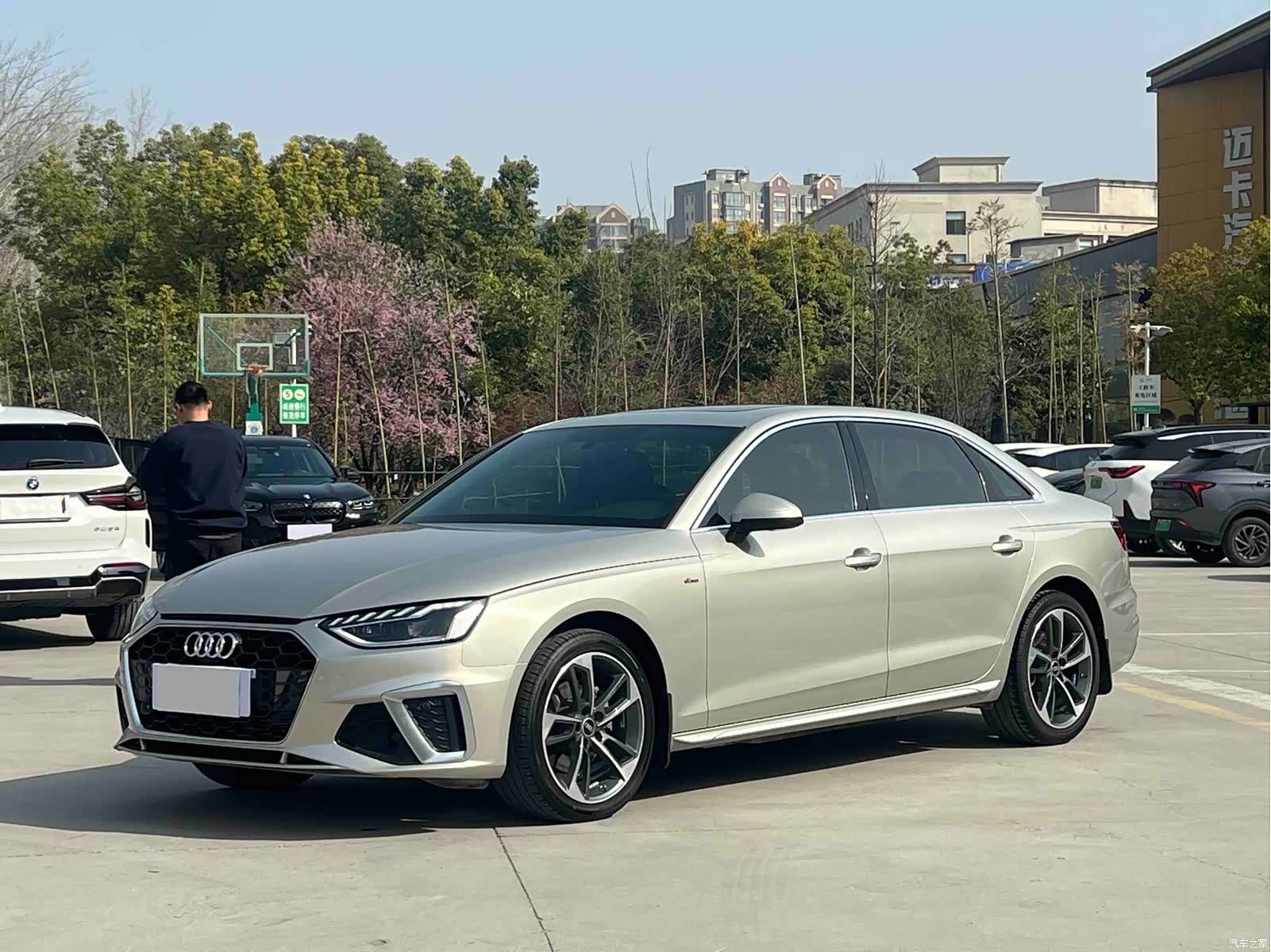 Audi A4L, 2024 1