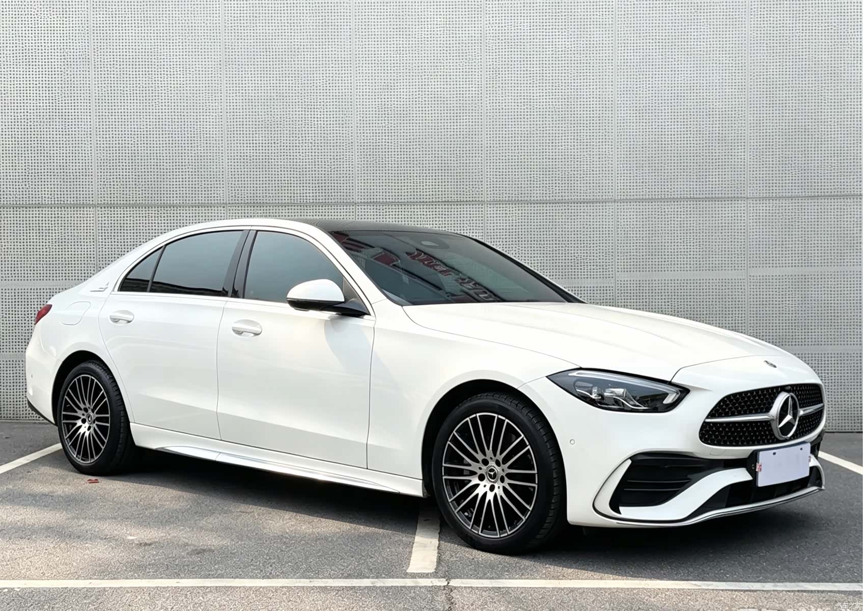 Mercedes-Benz C-Class, 2024 3